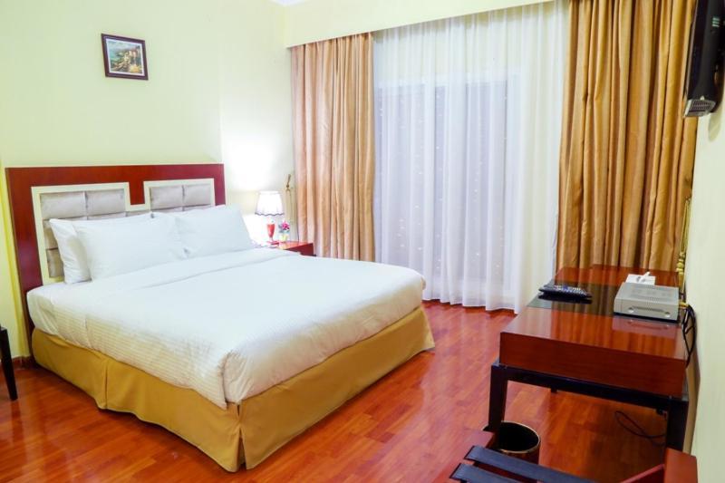 Ruwi Hotel Apartments, Шарджа Екстериор снимка