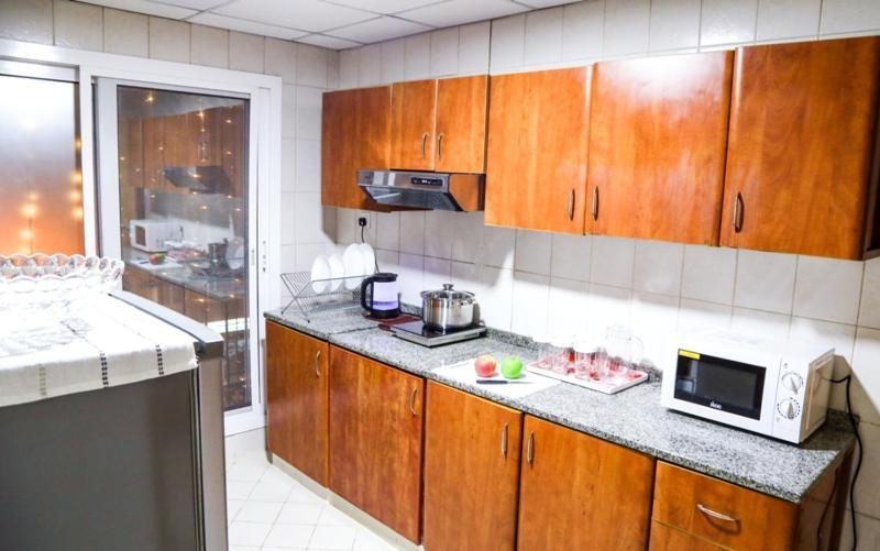 Ruwi Hotel Apartments, Шарджа Екстериор снимка