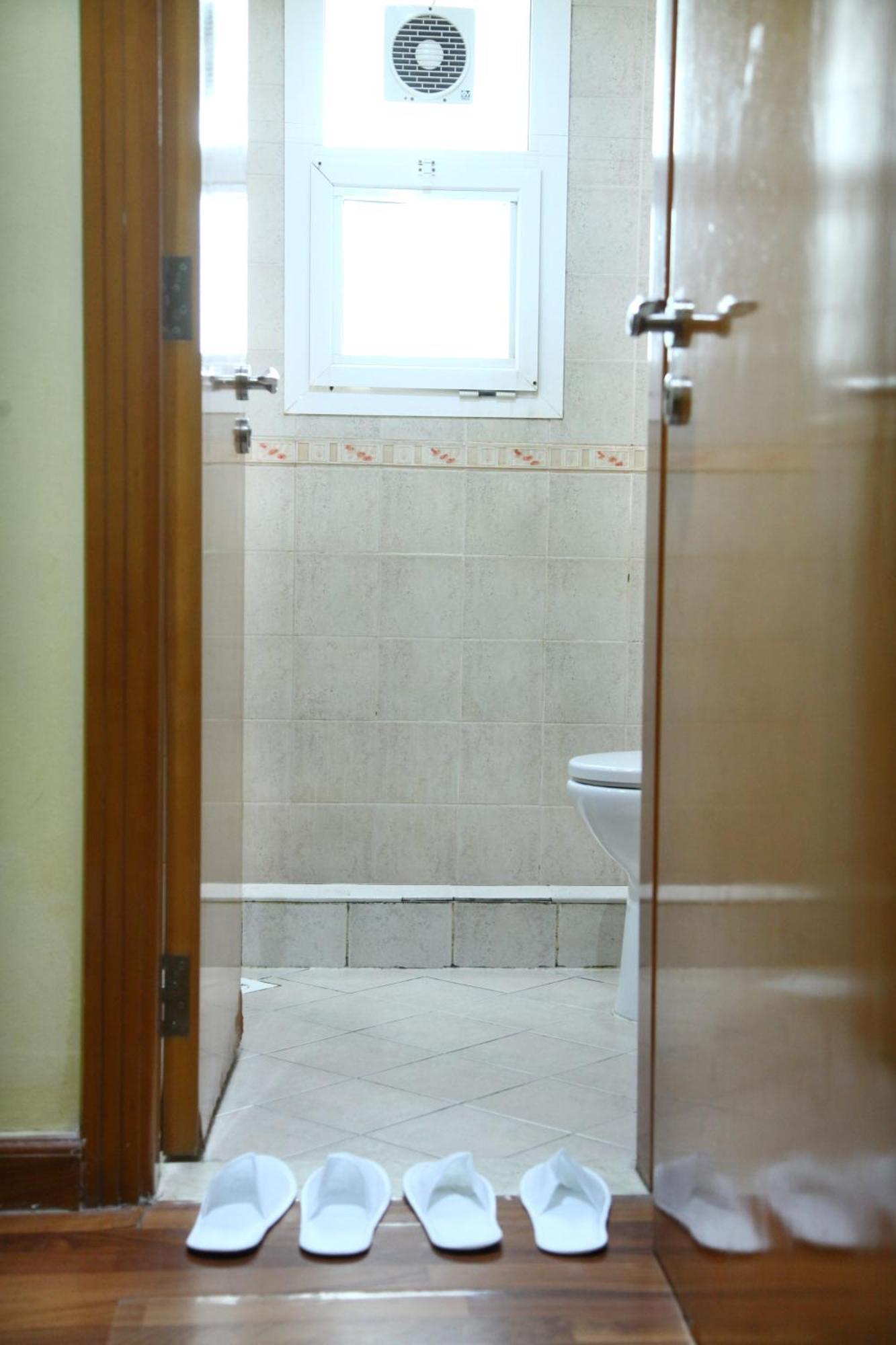 Ruwi Hotel Apartments, Шарджа Екстериор снимка