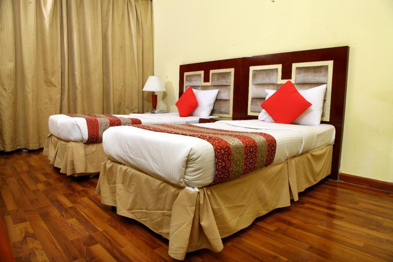 Ruwi Hotel Apartments, Шарджа Екстериор снимка