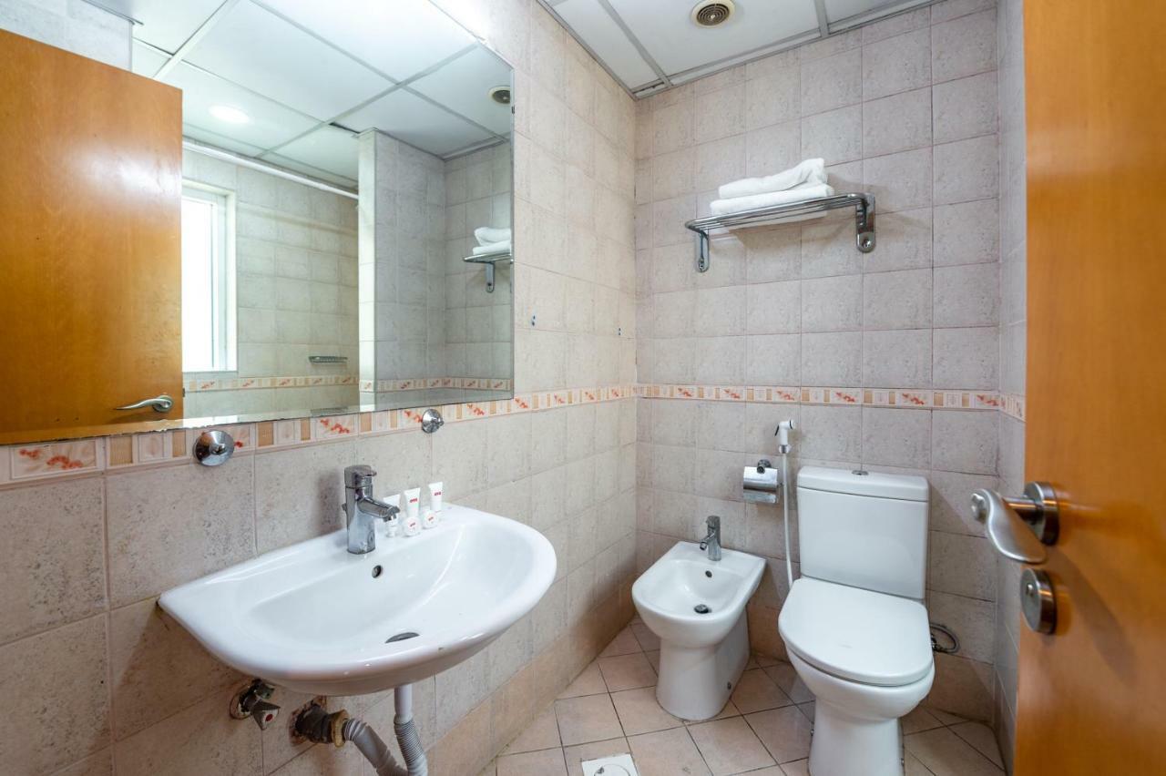 Ruwi Hotel Apartments, Шарджа Екстериор снимка